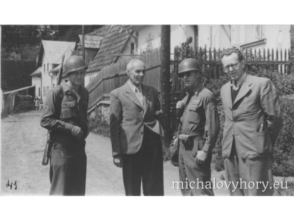 Rok 1945 a osvobození. Američtí vojáci v Michalových Horách